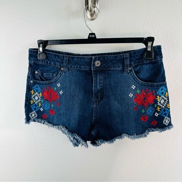 Freestyle Revolution Cut Off Southwest Embroidered Denim Shorts Juniors Size 13 - Picture 1 of 3